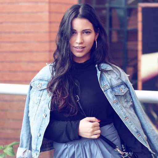 Fashion Blogger 👠
Amante de la moda
https://t.co/TGRDEKTn0x
Contacto: estefaniaroa03@gmail.com