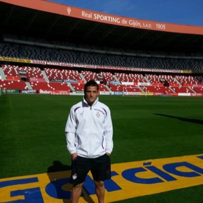 Grado Educación Primaria de E. F., Entrenador Personal, Técnico Futbol Superior Nivel IIl, 2 Entrenador Maracena Senior, Comentarista/ Analista Radio Marca Gr.