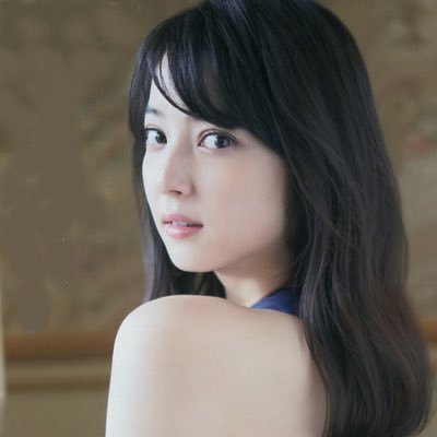 薄毛に悩むアラサーOLです🙋切実に普通の人並みに生やしたい!現在は美容クリニックにて薄毛外来を受診し血液検査で調べた上でサプリ(鉄、亜鉛、その他ビタミン)を継続中。改善の兆しはあり!!同じようなお悩み抱えてる方、情報交換させてください💦無言フォロー失礼します🙇♀️