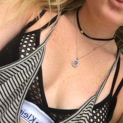 Message me to buy CUSTOM NUDES AND SEXT SESSIONS cash app- rattpackk