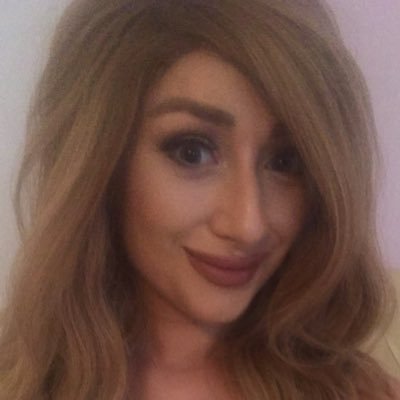 laura_jbrennan's profile picture. 26,Living life to the full with Cervical cancer 💪🏻, HPV Vaccine Advocate, Beauty Lover 💄my spelling is atrocious... got a dog called Bailey 🐶