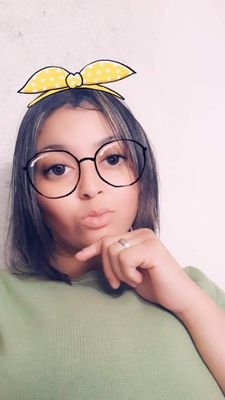 Atriz, famosa e bem sucedida ! Ok, não é meu caso, mais sou gente boa (: