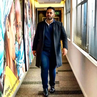 Humzeee's profile picture. 