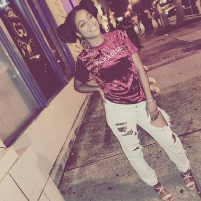C A N đ I E Bonnie Laflare Twitter