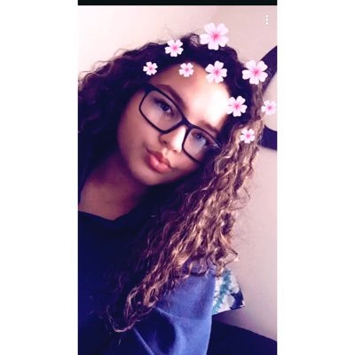 desmarie131's profile picture. SMH ‘21⚾️🏐