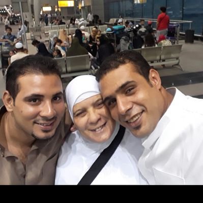 ‏أحب الحق وأكره الباطل
       كما تدين تدان