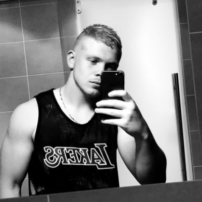 19 years • rugby • France 🇫🇷• 👻snap : https://t.co/v5rAnJm3CT