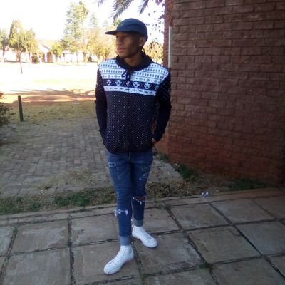 just a cool 😎..flamboyant auty😊..naughty😅😋....n alcohol lover🍻