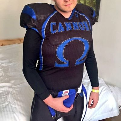 Kinky 29 y/o pup into BDSM, sports kit, humiliation and gunge, among other things. NSFW account, no U18's please! My significant other is @Fritzpup 💙