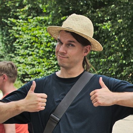 Faldrian's profile picture. Den Spaß muss man sich schon selber machen. Pen&Paper #Rollenspiel, #Fotografie, Zeichnen, #Pfannkuchen. (He/Him)
Mastodon: @faldrian@norden.social