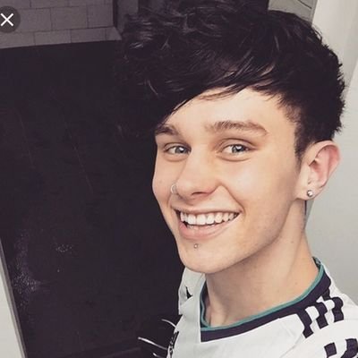 MelliMessi's profile picture. You're not stormzy kitty