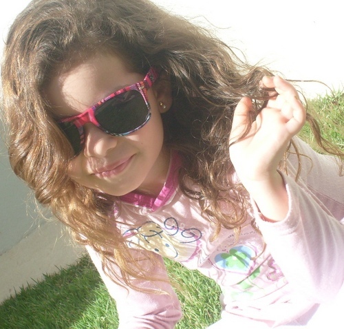 julieveloso's profile picture. my dream is to fly, over the rainbow so high! *-*