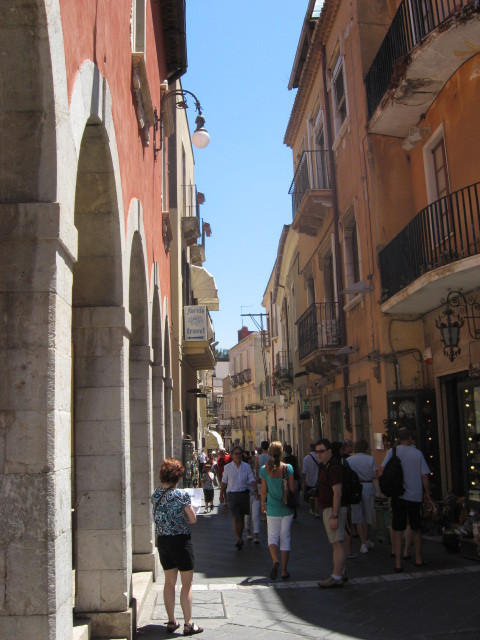 sarahlunsford's profile picture. God. Everyday. Inspiration.