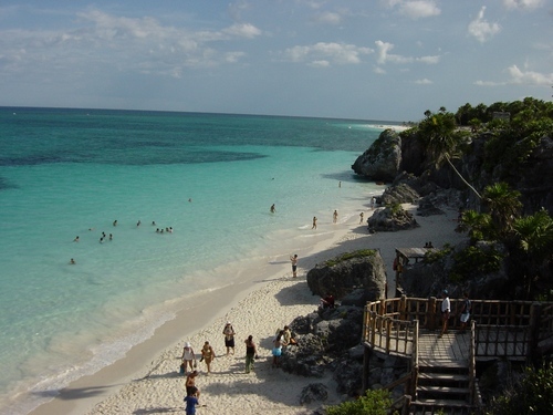 Information for expats and travelers who have sought the good life on Mexico's beautiful coastline.