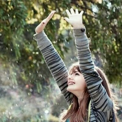 AlakiKhosh25's profile picture. ‏‏‏‏تا عاقلان راهی برای خندیدن بیابند، ما دیوانگان هزار بار خندیده ایم! شاعر نیستم، به دلنوشته هام گیر نَده😍 خانوادم مهمترینن❤ سیاسی نیستم، ولی مجاهد، عرزشی🚫