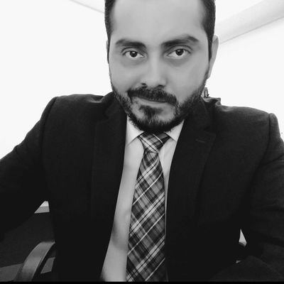 Comunicador egresado de @InstCampechano, estudié maestría @CarlosSeptienG, diplomado en @unicomplutense y guitarrista.
