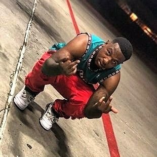 ALWAYS ON THE GRIND WIT MY GANG @RAREBREEDUCITY. FOLLOW MY BRO. @Almtythekid. #RAREBREED4L https://t.co/7UBLEquZwY… https://t.co/LuPSzT3lDW
