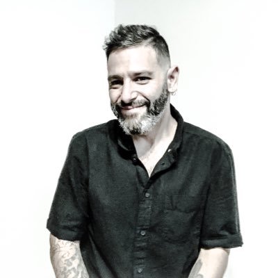 I'm a designer, blogger, social addict, techy, father, & published author from Montreal, Canada. Founder of @Day_Champ