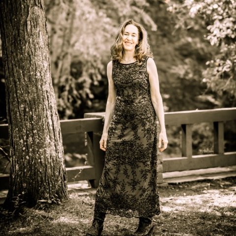 #Author, BIRDS OF WONDER. Ph.D., Crazy Rabbit Lady 🐰. Transplanted Southerner, #Medievalist, #BloomsburyGroup fanatic. Rep’d @Inkwellmgmt https://t.co/PmpAXrpu7e