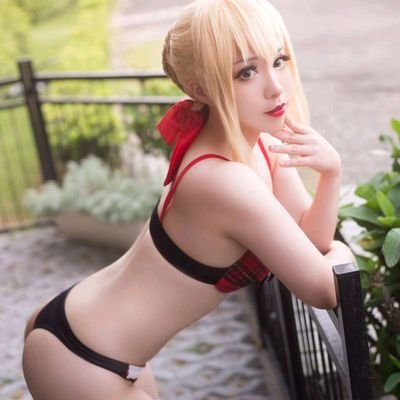 Posting sexy cosplays and sexy anime waifus!

I do not own any of the content posted here.
For #NSFW content visit @SexyNudeGir1