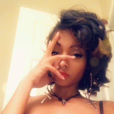 Celebrity Gamers Trending Celebrity Gamers Fashion & Beauty Tech Professionals & Reporters Animals Weather Movies Style Amazing Fitness & Wellness Hip-Hop/Rap