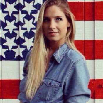 cocohilll's profile picture. 🤷🏼‍♀️ Creative Director 🥇 Participation Award Winner