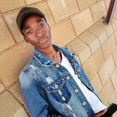 Think about it 🌼🌼
Dream about it 🌹🥀
Believe on it 💪💪
Make it 🙏🙏