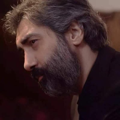 لاتحزن .. مهما كانت الأسباب لا تحزن ومعك رب يستجيب لك. ♡* عاشق تفاحة 