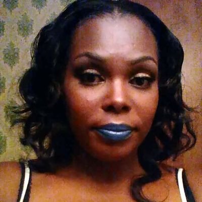 35 mother of four Hatian Queen studying to be a radio talk show in this interesting world. God and family first🇧🇸🇭🇹🇺🇸