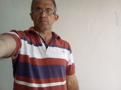Sou amigo companheiro sincero amoroso respeitador carinhoso
