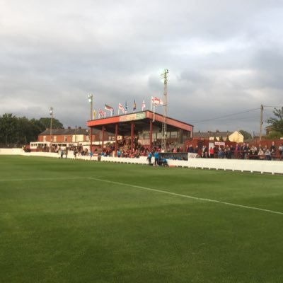 Supporter of non-league football club @AshtonUnitedFC since 1992. Personal account and views on the game. #AUFC