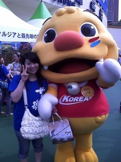 hiropon165's profile picture. 前々からコルゲンコーワのケロちゃんや、ケロケロケロッピに間違われますが最近はソウル市のキャラクターのヘチに間違われます。ヘチはソウル市庁辺りに雨の日も雪の日も立ってます。もし見かけたら声かけてください。
スケオタ⛸️
STAY🌸Stray Kids
ONCE🍀TWICE
MIDZY✨ITZY
NEXZ🌷NEX2Y