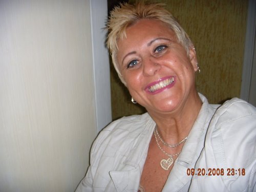 rosabrisolla's profile picture. 