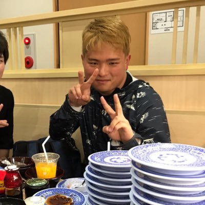 OUB4Ut4ukV8P3Wl's profile picture. 気軽に話しかけてくださいな😘力に屈したら生まれた意味がない。ボクシング、空手、筋トレ、テニス。人と話すこと😊フォローしてください100%。DMください。