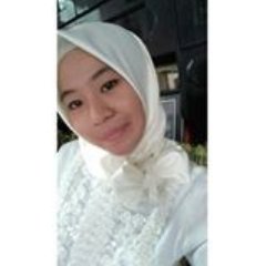 SintaSakia's profile picture. Salah 1 pelajaran berharga yg saya dapat saat tumbuh dewasa adalah menjadi diri sendiri . Jangan biarkan orang lain mengalihkan anda dari tujuan2 anda . Ketika