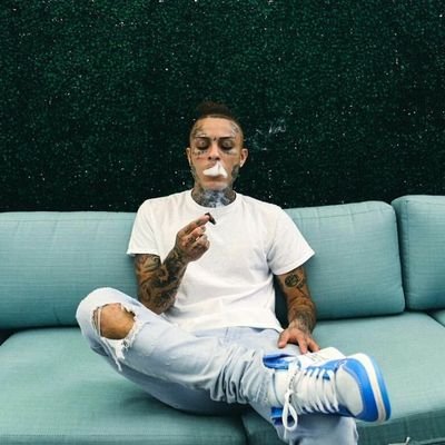 follow my lilskies fanpage on Instagram @setskies