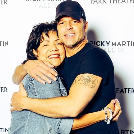 Ricky Martin takes my breath away ...sooths my heart, heals my soul & makes me smile ;) 
Please DONATE :  https://t.co/XwSQoCqx9Y