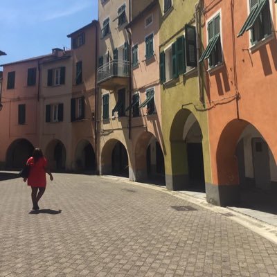 Miss D (@MissDSays ) Y6 teacher & English Leader. Forever searching for a work/life balance! Racists, misogynists and smiley face weirdos are not welcome here ✌🏾 Miss D (@MissDSays )