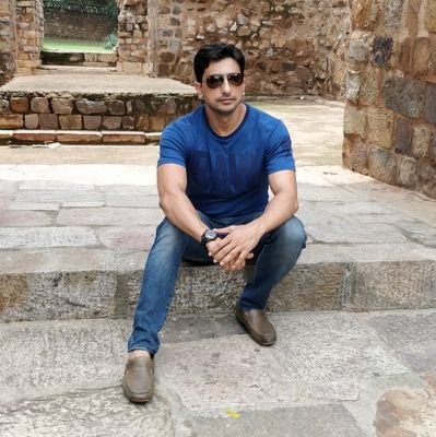 shmaliksh's profile picture. Advocate