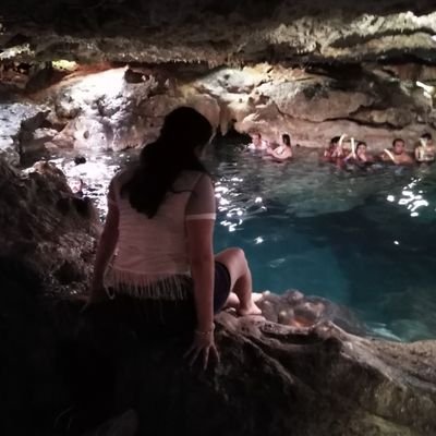 vanessasalasme1's profile picture. Amarse a sí mismo es el comienzo de una aventura que dura toda la vida     -Oscar Wilde