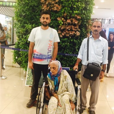 Atul10Avi's profile picture. /St. Paul's School,Darjeeling -Modern School,Barakhamba Road-Amity University,Noida- Ambedkar University,Delhi/ The Brown Indian Dream 👓