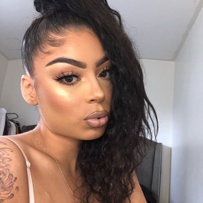 SarahSa01029796's profile picture. you will get what you want in life if you help others get what they want.