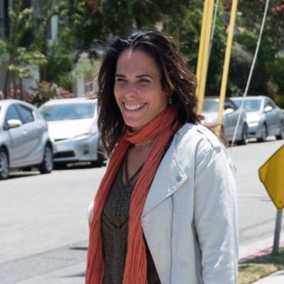 LMFT and Art Therapist. Specialties: LGBTQ+, polyamory and other types of relationships, sexuality, anxiety and addictions. Speaker, educator and author.