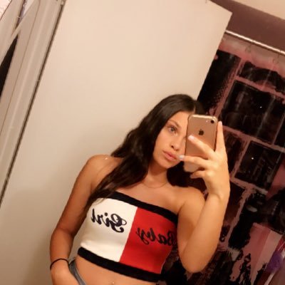 valayvian's profile picture. Don’t forget to subscribe to valayvian squad on YouTube ❤️😊 comment stuff u want us to do for our videos .😊