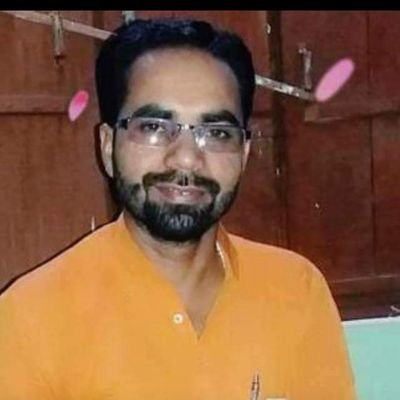 वही कारवाँ वही रास्ते वही जिन्दगी...
मगर अपने-अपने मुकाम पर कभी तुम नही कभी हम नही....