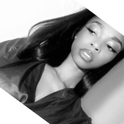 Playing Nintendos & Painting Visions . Dont Follow Me,Follow The Yellow Brick Road | IG: @YourFemaleArtist