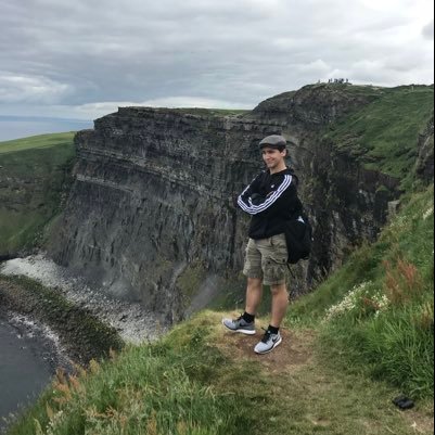robertalanbay's profile picture.