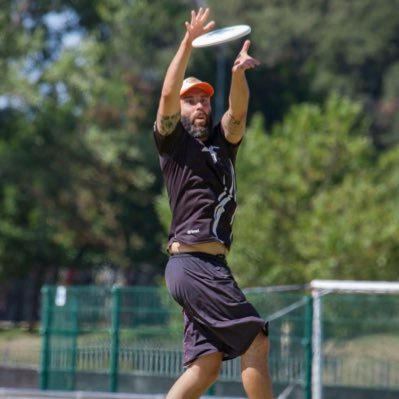 burguinos's profile picture. Burgüinos es un equipo de Ultimate Frisbee, cuyo objetivo es divertirse y enseñar a todo aquel que quiera conocer una forma diferente de hacer deporte