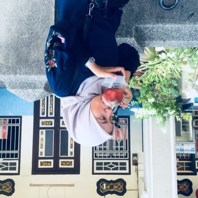 zatizainuddin_'s profile picture. no matter how hard it is,, just stay