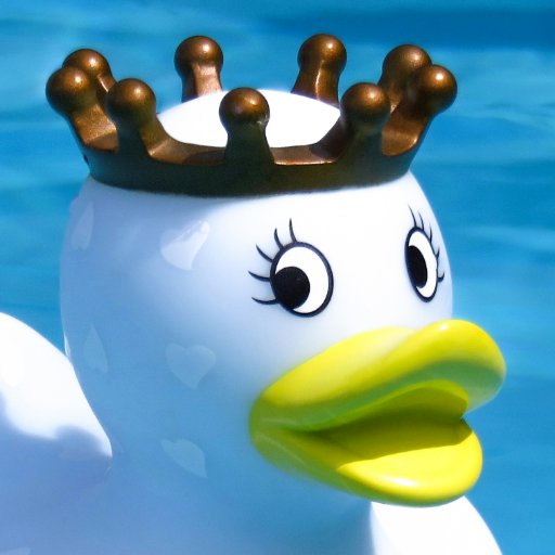 mak_kisaragi's profile picture. 器用貧乏なアラフォー7年目。興味はコンピュータ全般。ゲームは話題のものはプレイ。仕事は「なんでも屋」で、一児の父。若鶏のからあげを主食にすることで減量に成功、という設定。